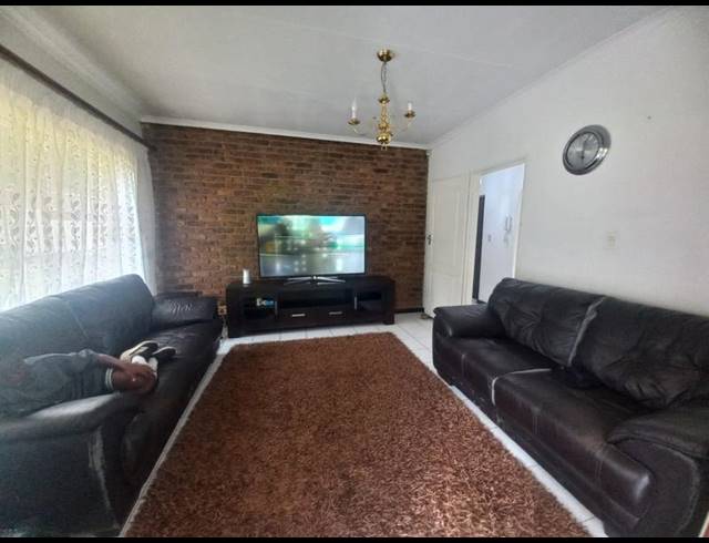 3 BEDROOM HOUSE FOR SALE IN KELVIN